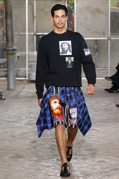 Look 43